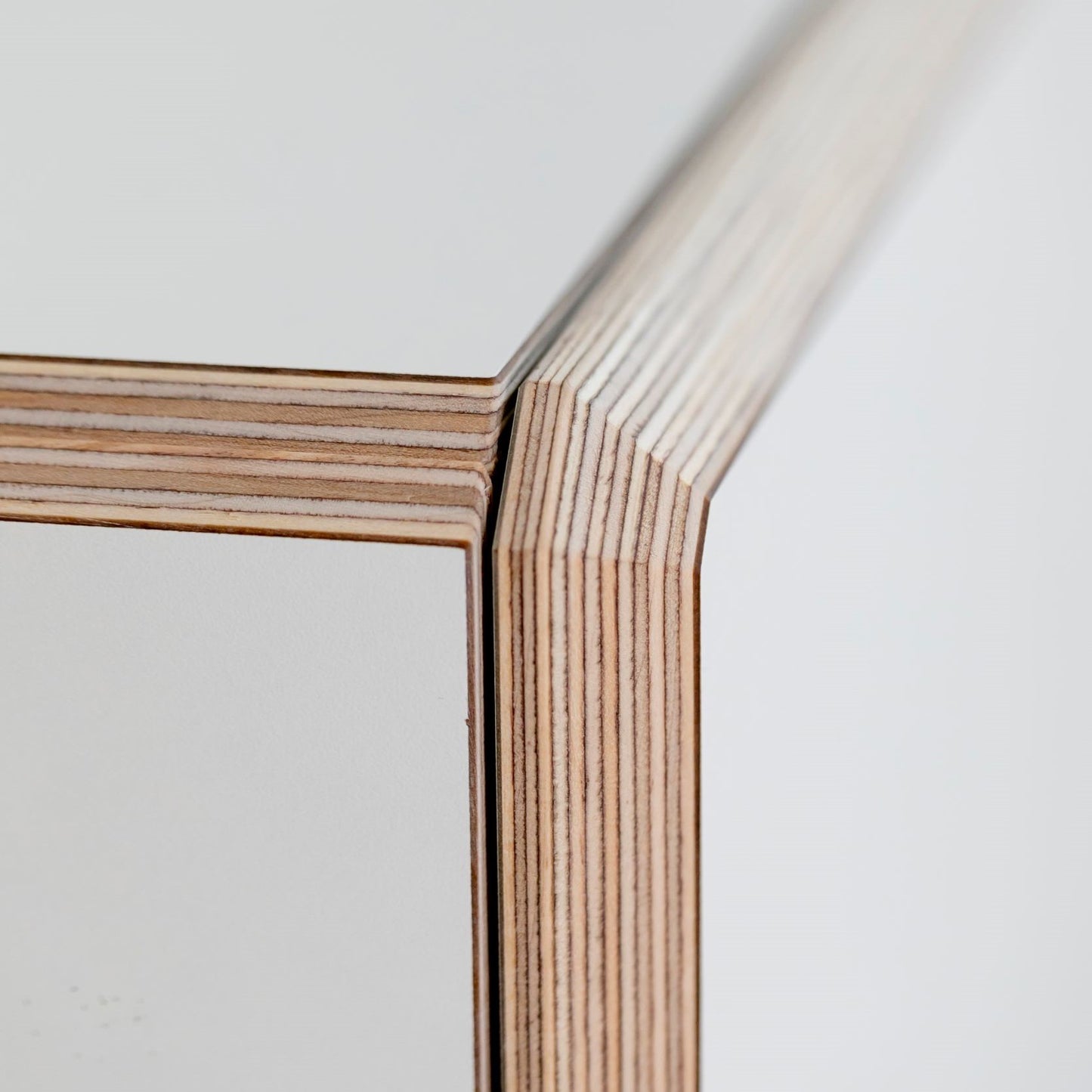 Klappt. Wandschreibtisch