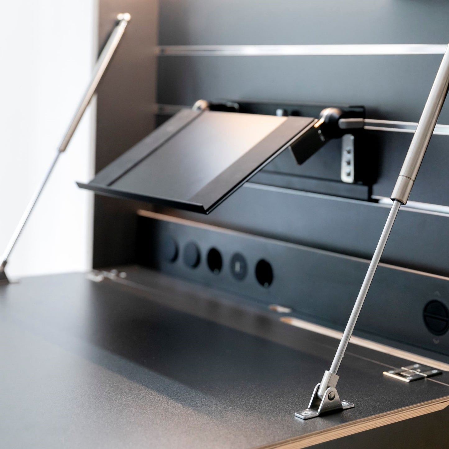 Klappbare Laptopablage - Multitalent
